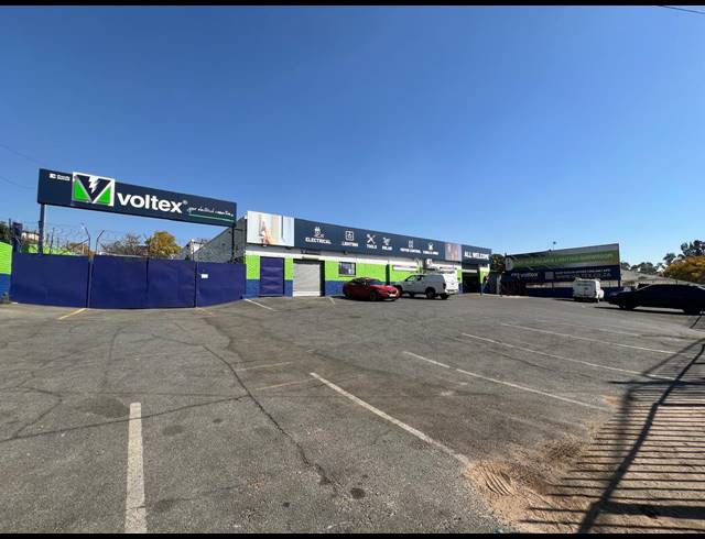 1,300M² WAREHOUSE TO LET IN FERNDALE